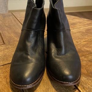 SZ 8 Tom's Leather Carpe Diem Booties